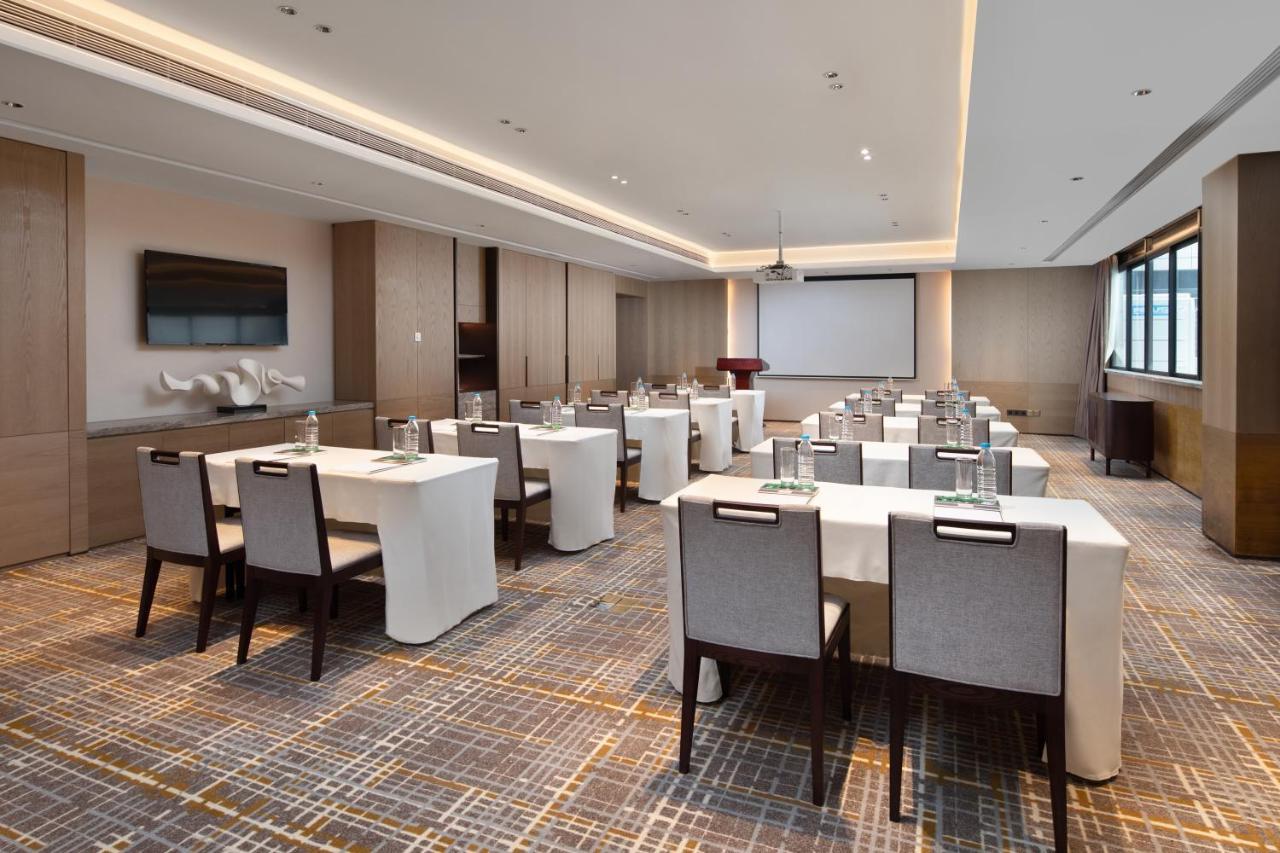 Holiday Inn & Suites Sanya Yalong Bay Exteriör bild